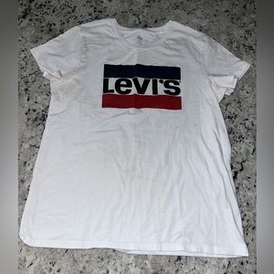 Levi’s T-shirt